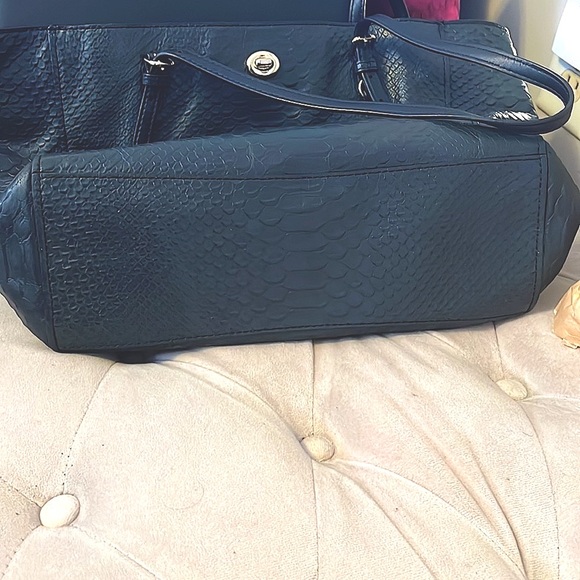 ✨ COACH- Snakeskin- Bag✨ - Picture 7 of 7